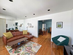 521 Wendell Ter, Unit 1 in Syracuse, NY - Foto de edificio - Building Photo