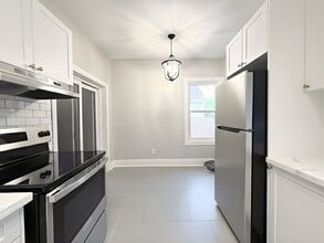 47 Ontario Ave in Hamilton, ON - Building Photo - Building Photo