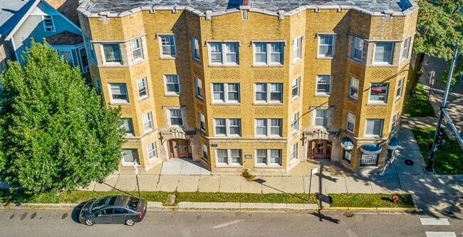 2208 W Foster Ave, Unit 2206-GDN in Chicago, IL - Foto de edificio - Building Photo