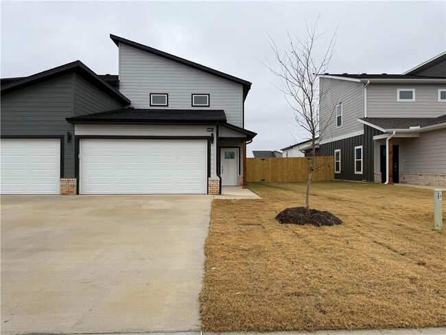 1608 SW Poigai Wy in Bentonville, AR - Building Photo - Building Photo