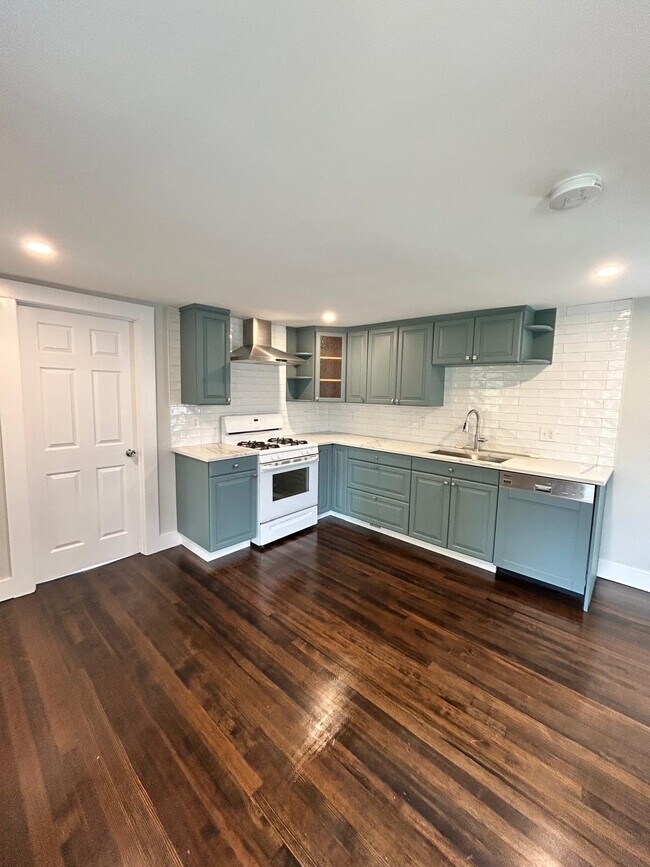 19 1/2 Hovey St in Woburn, MA - Building Photo - Building Photo