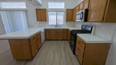 1327 Patsy St in Porterville, CA - Building Photo - Building Photo