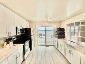 2465 SW 172nd St in Burien, WA - Building Photo - Building Photo