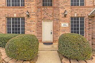 214 Forestview Rd in Hickory Creek, TX - Building Photo - Building Photo