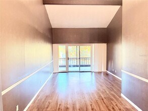 6519 W Newberry Rd in Gainesville, FL - Foto de edificio - Building Photo