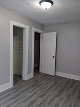 2705 Meek Ave in Des Moines, IA - Building Photo - Building Photo