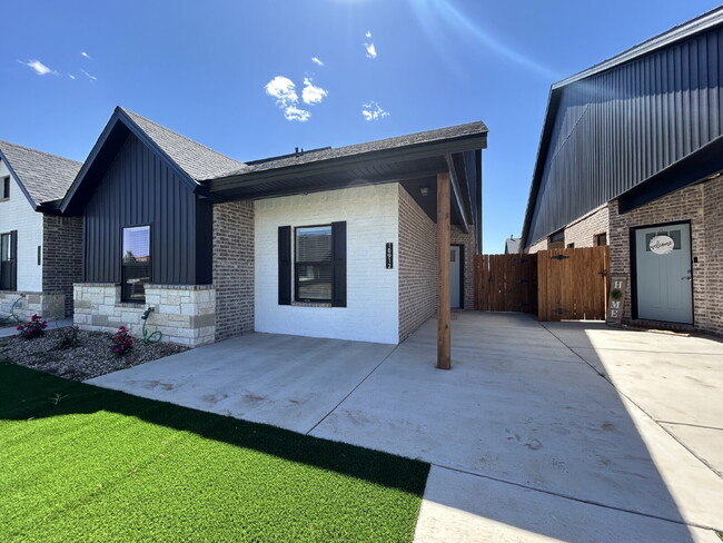 property at 10912 Abbeville Ave