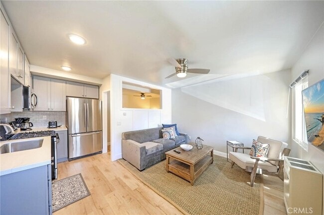 327 3rd St, Unit R in Laguna Beach, CA - Building Photo - Building Photo