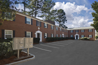 Hampton Creste Apartments in Charlotte, NC - Building Photo - Building Photo