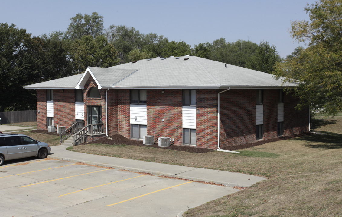 Springfield Apartments in Springfield, NE - Building Photo