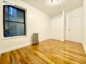 351 St Nicholas Ave in New York, NY - Building Photo - Building Photo