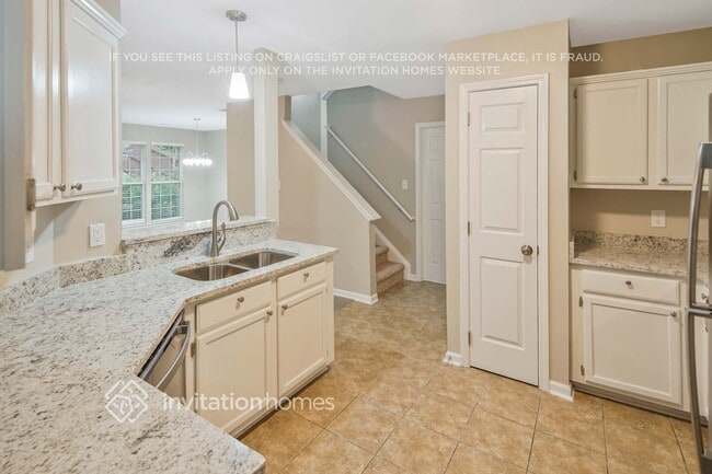 5037 Silabert Ave in Charlotte, NC - Building Photo - Building Photo