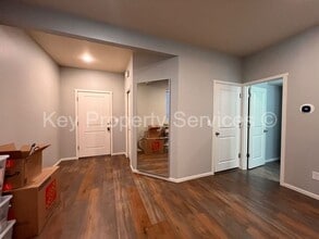 7004 NE 13th Ave in Vancouver, WA - Building Photo - Building Photo