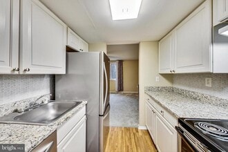 6510 Overheart Ln in Columbia, MD - Building Photo - Building Photo
