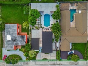 8761 SW 56th St in Miami, FL - Building Photo - Building Photo