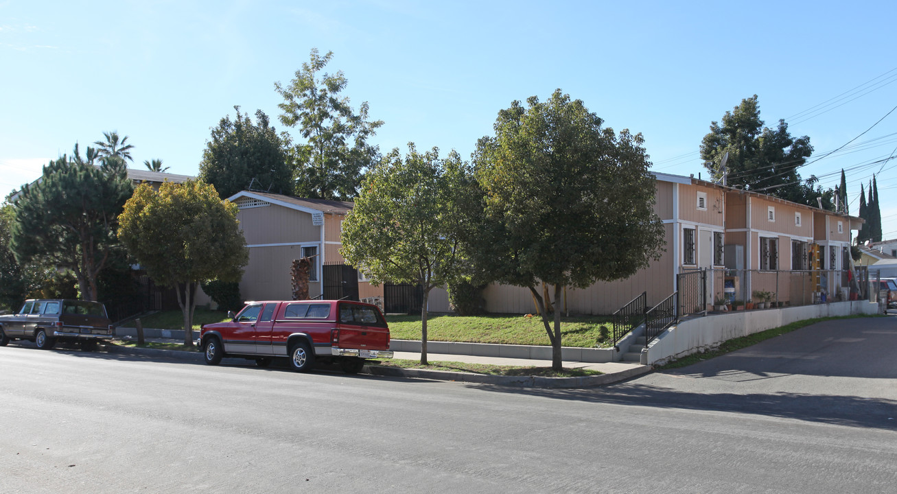 411-415 Toledo St in Los Angeles, CA - Building Photo