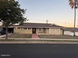 161 Teasdale St in Thousand Oaks, CA - Building Photo