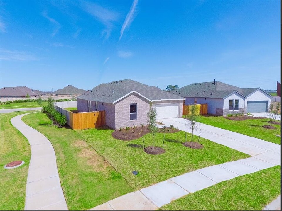 2023 Heather Rdg Wy in Rosenberg, TX - Building Photo