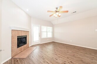 3135 Marble Falls Dr in Forney, TX - Foto de edificio - Building Photo