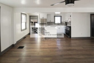 5 Staples St in Eliot, ME - Building Photo - Building Photo