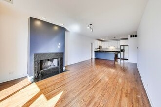 5250 N Lincoln Ave, Unit 3C in Chicago, IL - Building Photo - Building Photo