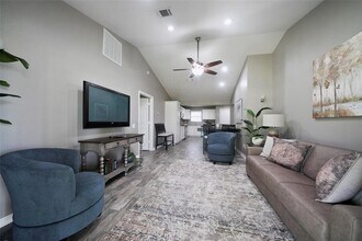 3488 Balboa Cir in Montgomery, TX - Foto de edificio - Building Photo