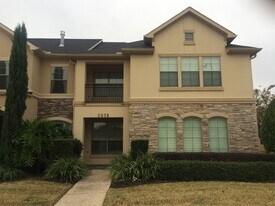 2038 Palm Forest Ln in Houston, TX - Building Photo