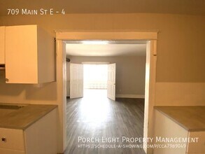 709 Main St E in Hamilton, ON - Building Photo - Building Photo