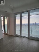 3900 Confederation Pkwy in Mississauga, ON - Building Photo - Building Photo