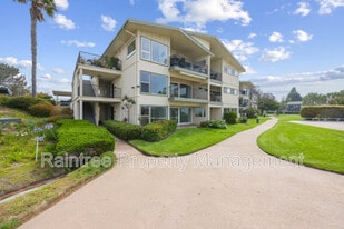 620 W Solana Cir in Solana Beach, CA - Building Photo
