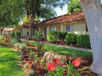 Fox Hollow Apartments in Porterville, CA - Foto de edificio - Building Photo