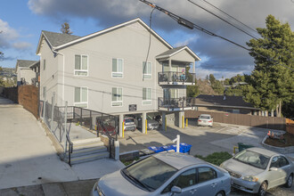 4124 Lyon ave in Oakland, CA - Building Photo - Building Photo
