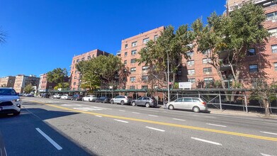 149-45 Northern Blvd in Flushing, NY - Building Photo - Building Photo