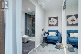 70 Temperance St in Toronto, ON - Building Photo - Building Photo