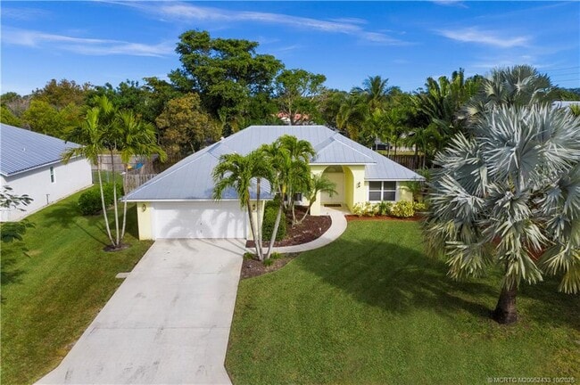 property at 4469 SE Tall Pines Ave