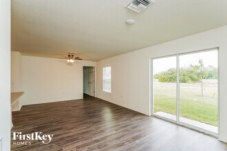 2204 NE 22nd Pl in Cape Coral, FL - Building Photo - Building Photo