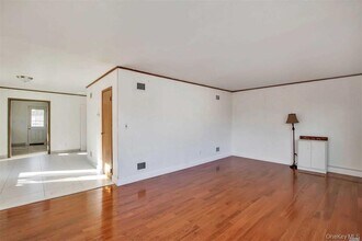 22 15th St in Bayville, NY - Building Photo - Building Photo
