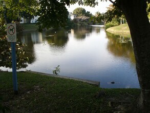 4090 N Pine Island Rd Ave in Sunrise, FL - Building Photo - Building Photo