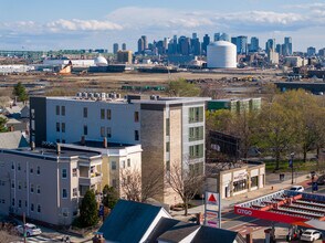 Skyline Apartments in Everett, MA - Foto de edificio - Building Photo