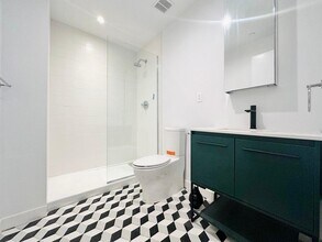 Furnished room/NOT APARTMENT in Brooklyn, NY - Building Photo - Building Photo