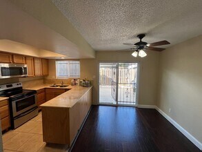 6416 Bankside Dr in Houston, TX - Building Photo - Building Photo