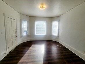 1710 W Mineral St in Milwaukee, WI - Building Photo - Building Photo