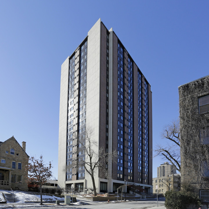 Grove 94 in Minneapolis, MN - Building Photo