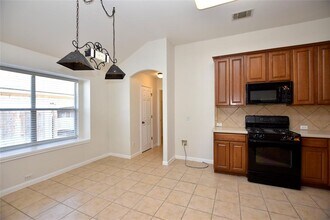 4110 Meadow Bluff Way in Round Rock, TX - Building Photo - Building Photo