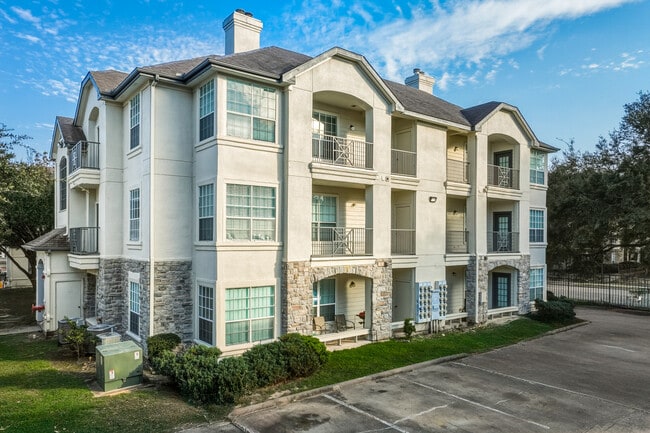 Village on the Parkway Apartments in Houston, TX - Building Photo - Building Photo