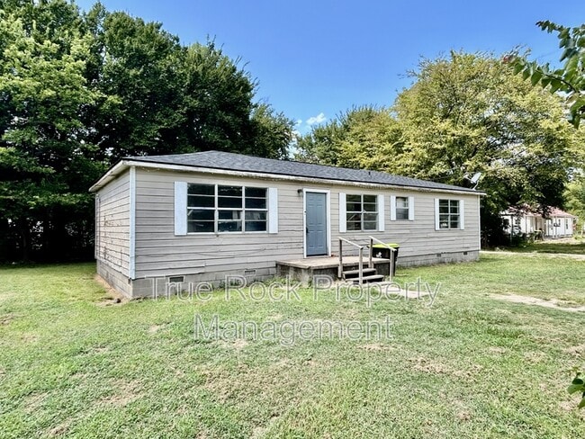property at 407 N Ash Ave