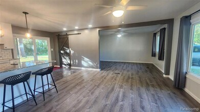 6555 Manson Dr in Waterford Township, MI - Building Photo - Building Photo