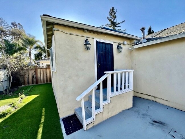 property at 815 Canyon Rd