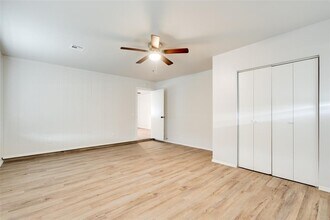 324 NE 60th St in Oklahoma City, OK - Foto de edificio - Building Photo