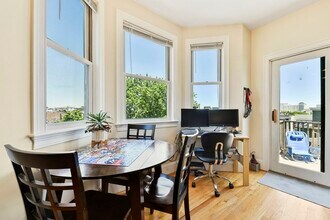 344 W Broadway in Boston, MA - Building Photo - Building Photo